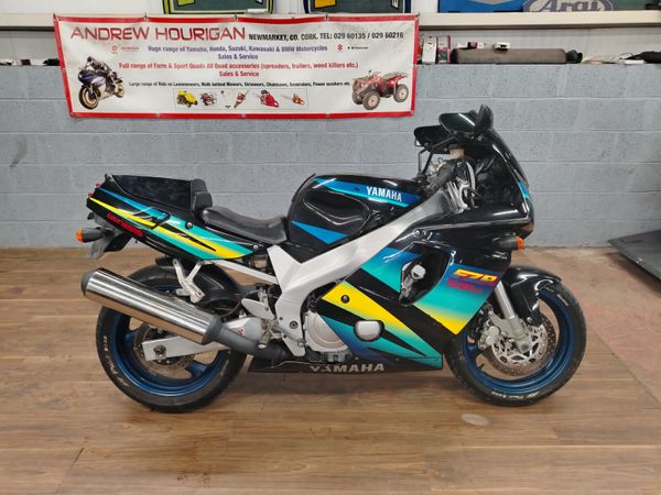 Yamaha FZR600